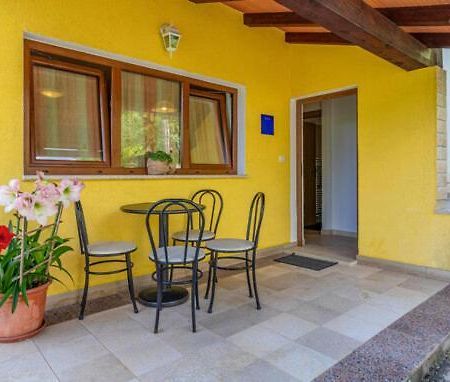 Apartmani Antonio Мотовун Экстерьер фото